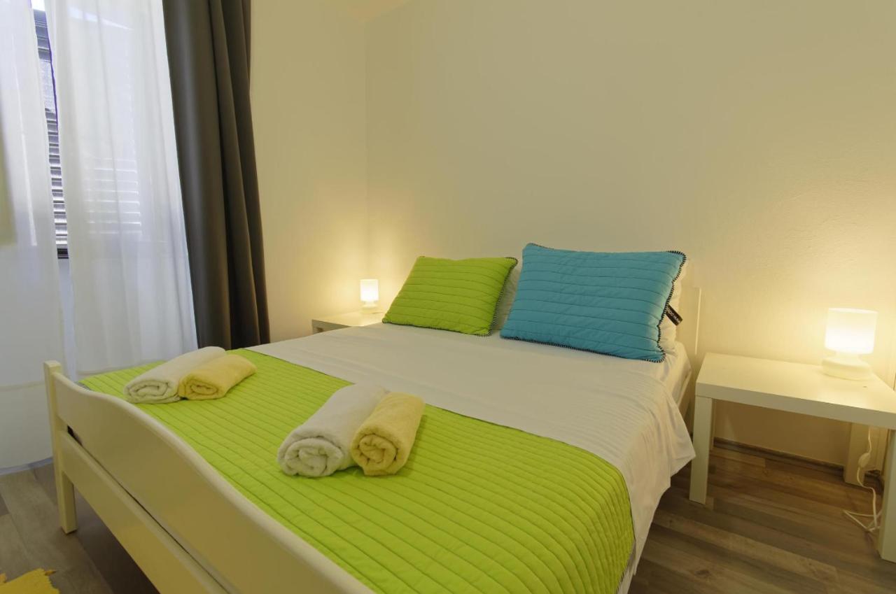 Apartment Anja Porec Bagian luar foto